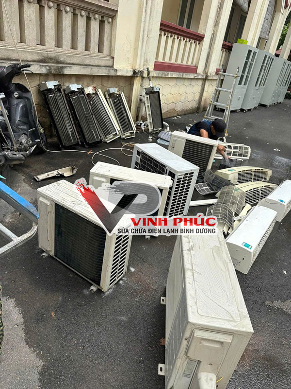 sửa máy lạnh tân uyên