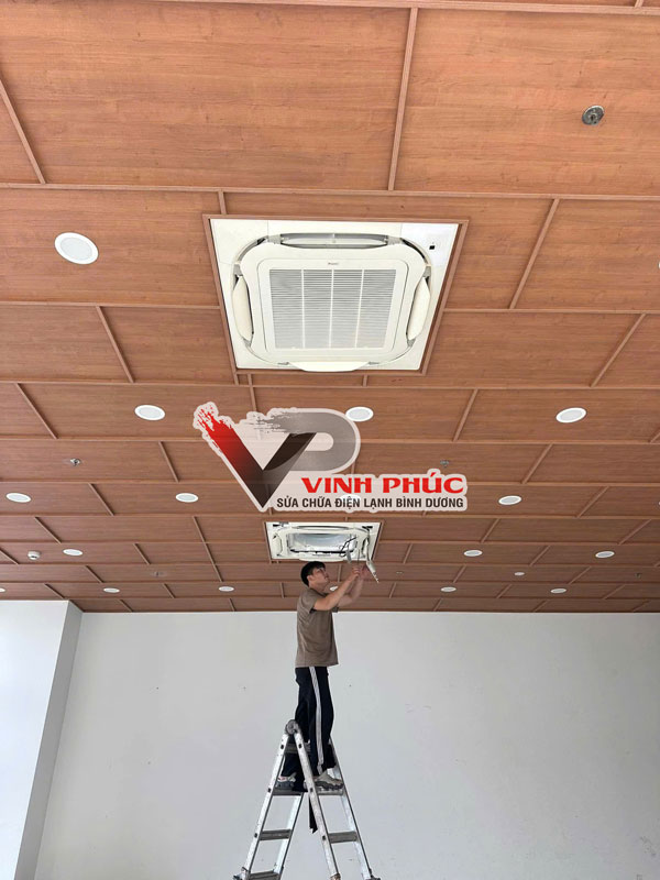 vệ sinh máy lạnh dĩ an giá rẻ