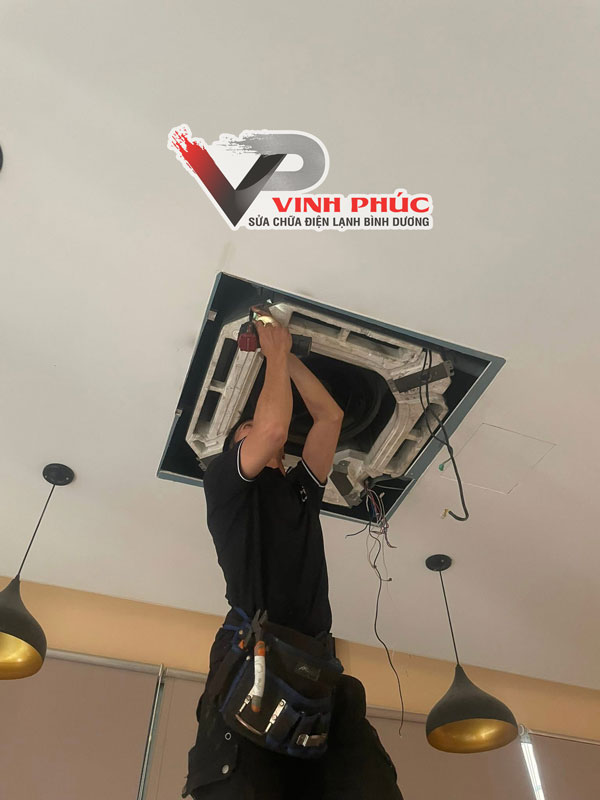 sửa máy lạnh thuận giá rẻ rẻ