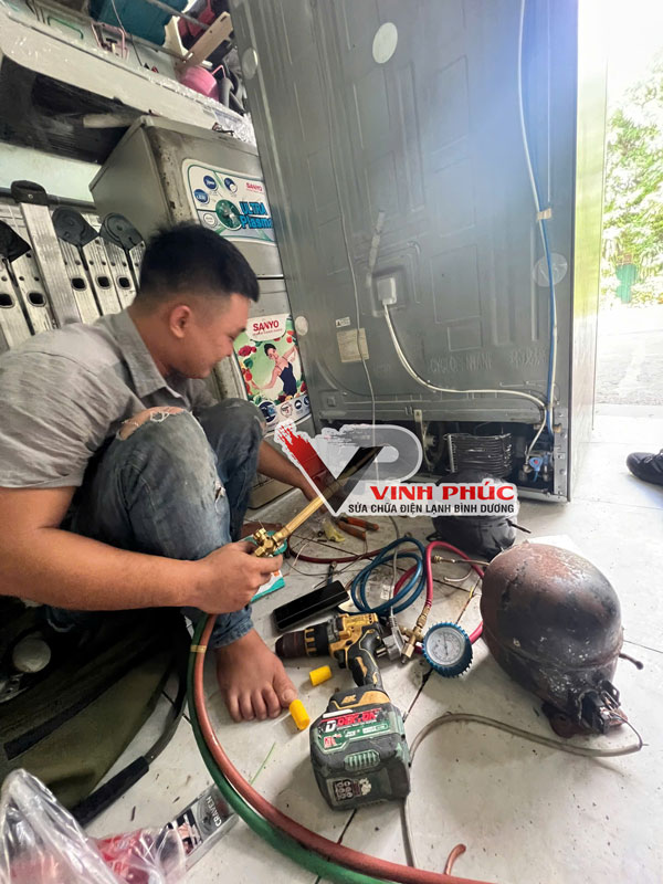 sửa tủ lạnh dĩ an